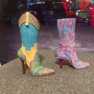 Western figurine boots